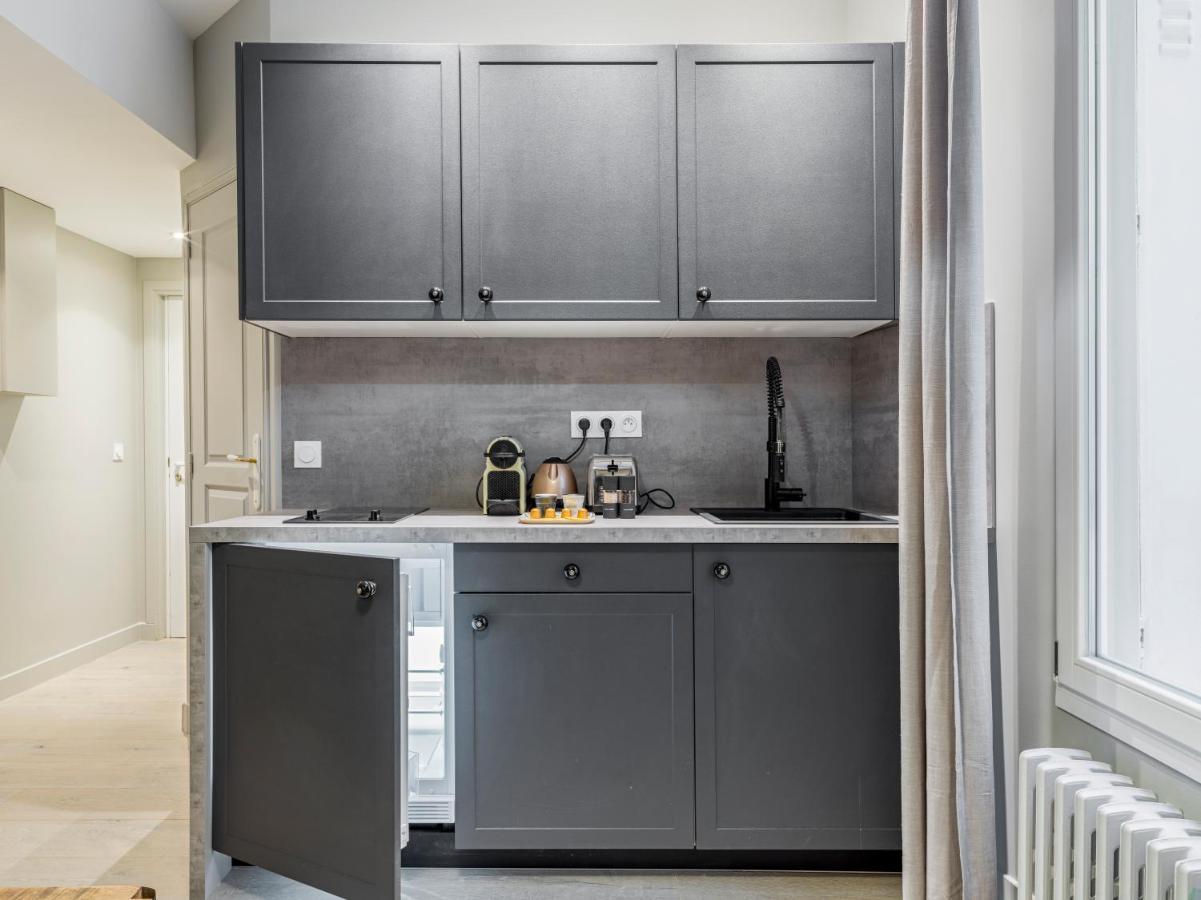 Fabulous Grey Apartment Paris Exterior foto